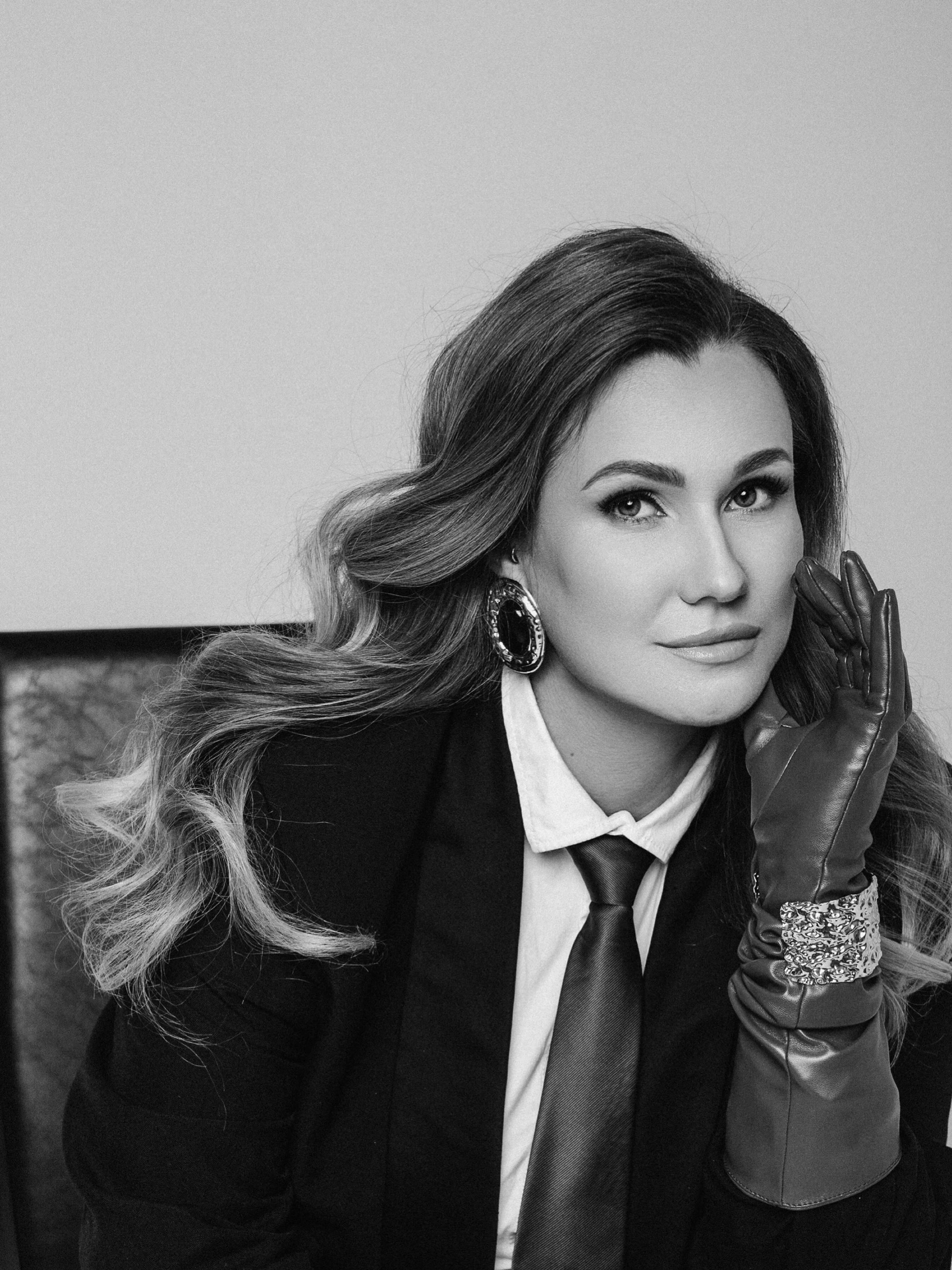 B&W