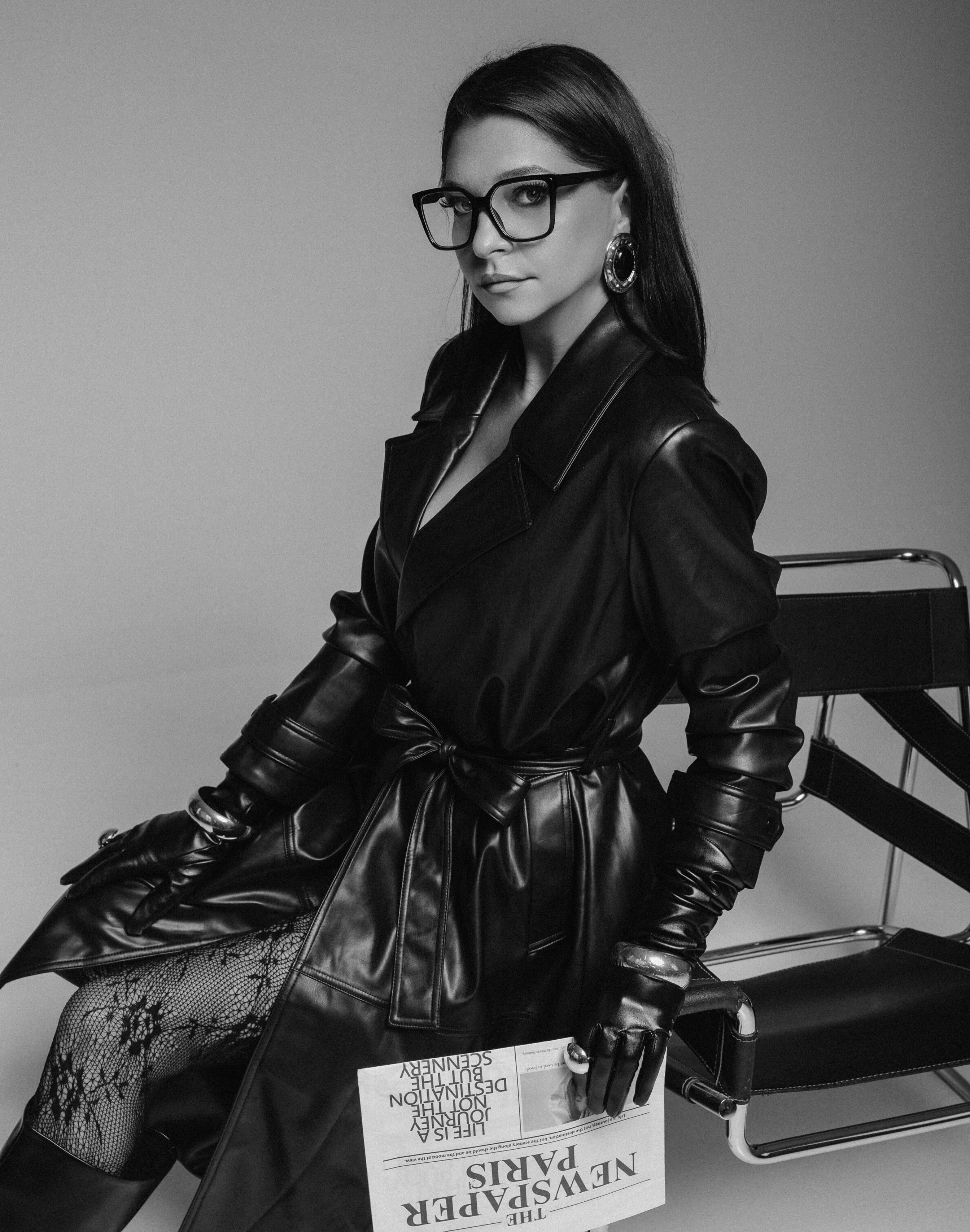 B&W