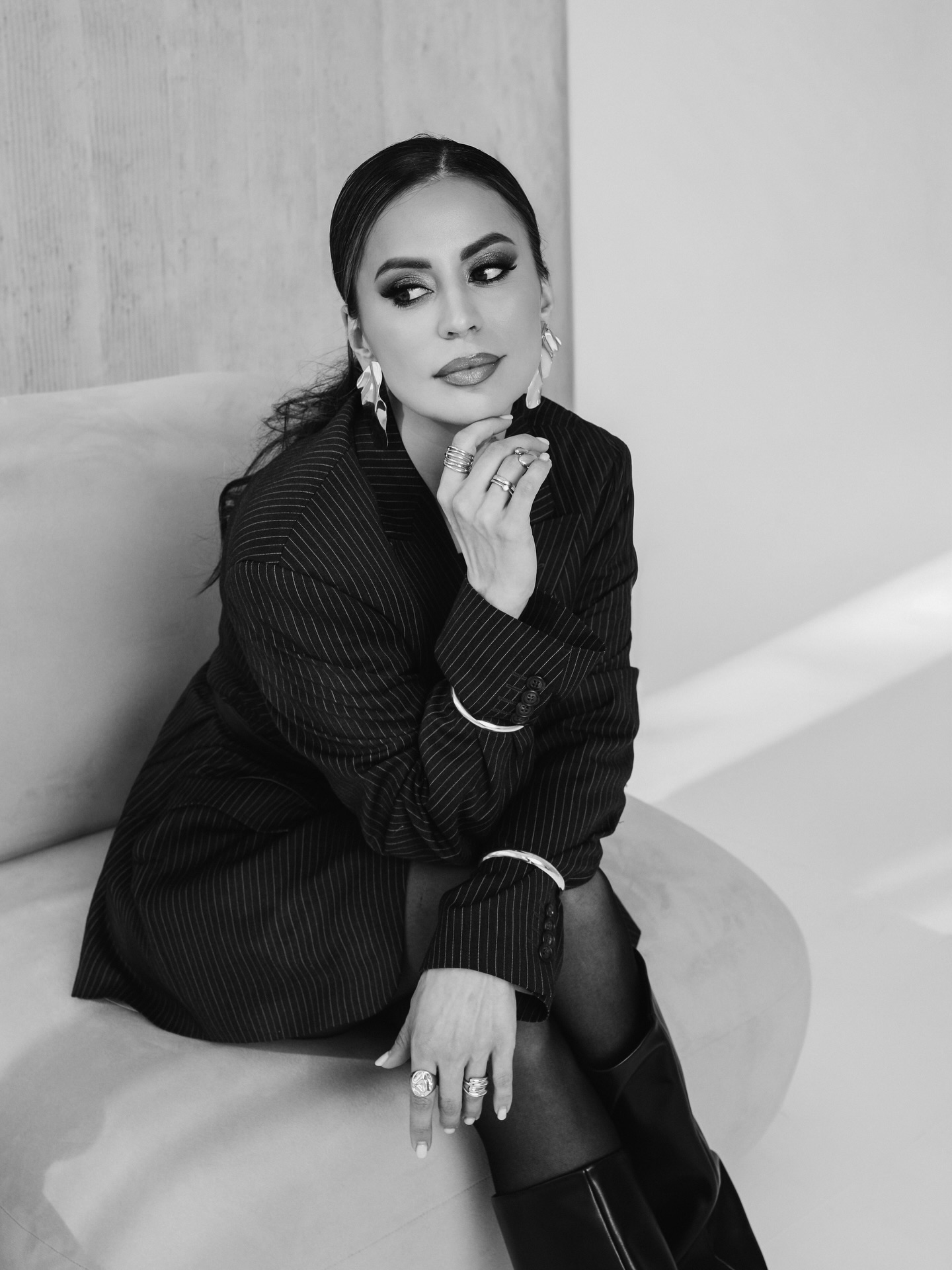 B&W